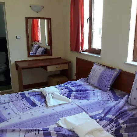 Ralitsa Casa de hóspedes 3*